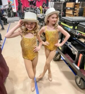 Mia Allan Instagram - It’s the 84th annual Royal Woods Kids have Talent Show 🎉 

More photos to come 😘😘

#twins #twinsofinstagram #theallantwins #love #beautiful #photooftheday #photography #photo #skincare #skincareroutine #fashion #fashionblogger #fashionstyle #actor #actress #actorslife #actors #ella #mia #ellaallan #miaallan #loudhouseliveactionseries #loudhouse #nickelodeon #paramount #lola #lana #janethevirgin #jane #janethevirginedit