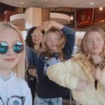 Mia Allan Instagram - Make sure to go check out Ella and Mia’s new show! #thereallyloudhouse now streaming on @nickelodeon @theallantwins 💗 #lolaloud #lanaloud #theallantwins #lilsisters #nickelodeon