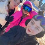 Mia Allan Instagram - Went from tubing to being taken out by two 🤣 ❄️ • @theallantwins @kitanaturnbull • #snowtrip #tubing #theallantwins #kitanaturnbull #girlsjustwannahavefun #snowfun #actorsonvacay