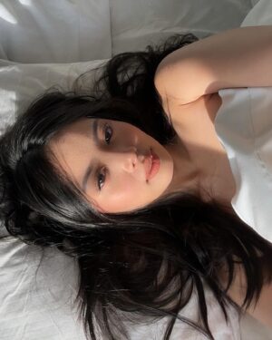 Micaella Raz Instagram - 🩶

in case i don’t see u
good afternoon
good evening 
and goodnight