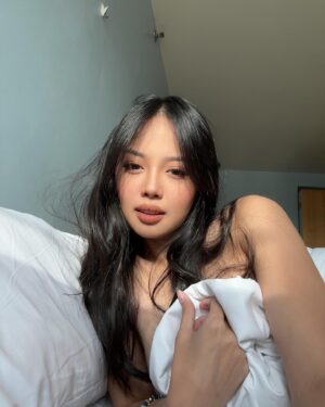 Micaella Raz Instagram - 🩶

in case i don’t see u
good afternoon
good evening 
and goodnight