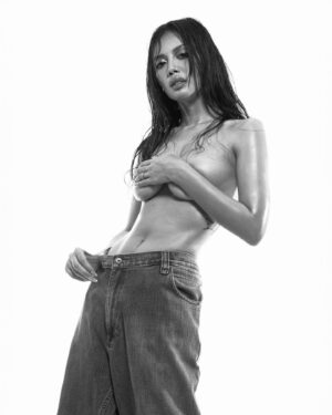 Micaella Raz Instagram - 🩶