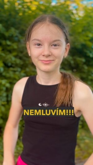 Michaela Pecháčková Instagram - Citovala jsem tebe.
“Takhle nemluvím. TaKHLe NEmlUvím”.. 🙄🤪
#kopnujifakt #takhlenemluvim