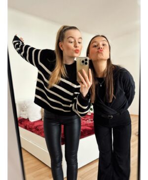 Michaela Pecháčková Instagram - Moje drahá včera slavila❤️❤️ @naty_hejlova vítej mezi cet, raketo🚀!! DĚKUJU TI❤️🫶🧚‍♀️