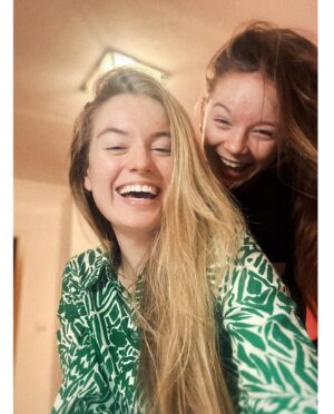 Michaela Pecháčková Instagram - Nemám to s ní lehký❤️.
1) je milá
2) je vtipná
3) já ji zabiju🤦‍♀️🤦‍♀️🤦‍♀️
#miláček #kopnuji #sisters