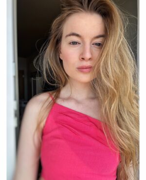 Michaela Pecháčková Instagram - Můj stylista je vítr🌪️❤️‍🔥
#wind #mystylist #morning