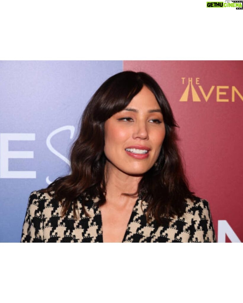 Michaela Conlin Instagram - 💘What a lovely evening 💘 Thank you @stylistmelissalynn styling @claraleopard hair @shaynagold makeup #onetruelovesmovie