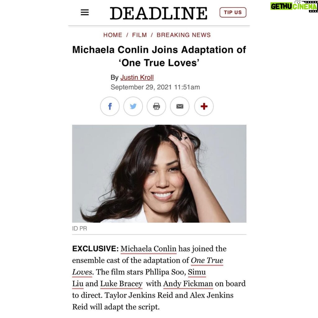 Michaela Conlin Instagram - 🤍🖤🤍