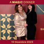 Michela Giraud Instagram - Quest’anno il regalo di Natale più grande me lo ha fatto l’ @officialasroma , grazie mille per avermi dato l’opportunità di leggere la mia letterina di Natale a Gesù Bambino, dove lo ringrazio per tante cose tra cui Romelu Lukaku, ma dimostro anche la mia clemenza facendo gli auguri a tutto proprio a tutti persino all’arbitro Taylor, ma in latino. Nel caso non avesse capito mi accontenterò della risposta di un grande maestro: “non ciancico l’inglese”. Auguri a tutti e sempre forza Roma. Grazie mille a Francesca Viola e @matteo_vespasiani . . . #asroma #buonnatale #xmas