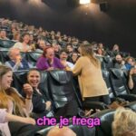 Michela Giraud Instagram - riecco il tour della sala con il mio pubblico di riferimento : questa volta è il turno della signora Liliana Sarò inoltre a Roma con il cast domani VENERDÌ 19 APRILE a @multisalaluxroma ore 20.15 @cinemaodeonroma ore 22.00 Next stop @latte_fresco_ e @muccassassinaofficial SABATO 20 APRILE @andromeda_cinemas ore 17.30 @cinema_barberini ore 21.30 Ci vediamo questo weekend ❤️