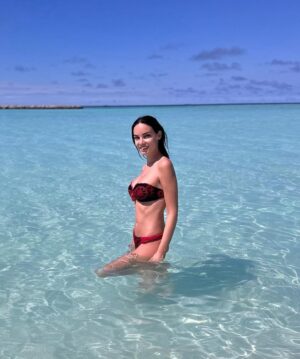 Michela Quattrociocche Instagram - Ai nuovi giorni ❤️ Happy new year 🎊🎈🎆 🌅🌊