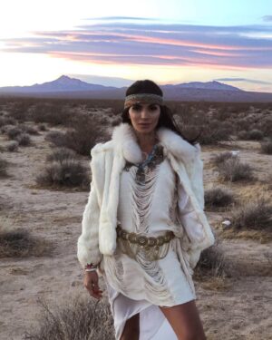 Michele Plaia Instagram - Throwback desert valley kundalini and music 🌵 @djsabonyc @sol.selectas 
💜💛💙💚🧡💖