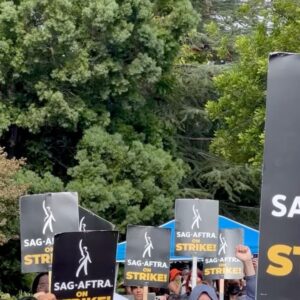 Michele Selene Ang Instagram - @sagaftra strong ✊🏻(thanks for the pic   sign @jamesthetang) #sagaftra #sagaftrastrong #sagaftrastrike