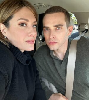 Michelle Collins Instagram - Nothing says LA like your favorite Faithful coming to your show and your favorite Olympian driving you to the airport. Best 48 hours of my life seeing people I adore, meeting listeners, doing a lil late night, getting a massive needle full of roids, only looking left and guess what YES GOING TO THE OUTLETS. (Run to the Last Call in the OC trust me.) Next stop Philly!!! See you at the @citywineryphil tomorrow night 🥰