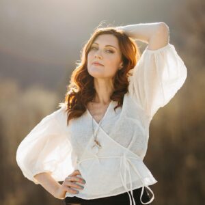 Michelle Harrison Instagram - Thank you @jo.and.glo for this lovely shoot! Makeup by @melissaroocroft 🥰