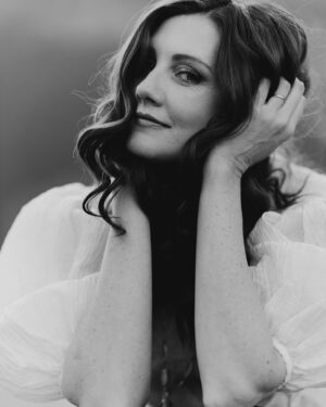 Michelle Harrison Instagram - Photo by @jo.and.glo 
Makeup by: the lovely @melissaroocroft with help from my little person ❤️😀