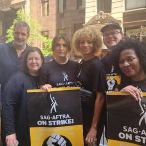 Michelle Hurd Instagram - I could not be prouder to stand side by side with my L&O:SVU warrior sister @therealmariskahargitay and her hubby @therealpeterhermann.x  AND The always Inspiring @duncanci and the always in motion @rebeccadamon on the picket line!!
We are fighting for the right to make a living doing this beautiful art called acting.
We are on the right side of history y'all!! #Union Strong!!💪🏾❤️ @Sagaftra