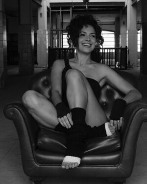Michelle Martins Instagram - Mais desse ensaio 🎬 
@emunizph 
@thaisrscosta 
@armazemculturalcarioca 
#movie #filmphotography #flashdance