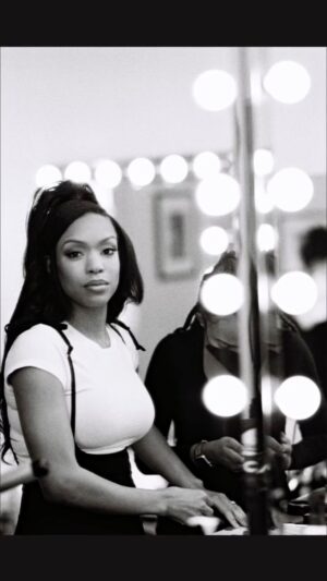 Michelle Mitchenor Instagram - Am I alone in this? 🥺 Thank God for my tribe, to give you some imagery I felt like I was at the bottom of a well looking up at LIGHT just not sure how I would ever get back there….But God 🤲🏾. This freedom I feel now …this covering I feel now is unmatched. If there’s anyone else out there who’s hurting , who’s heart is heavy trust me when I say ….the day will come where it all feels just a little bit lighter and moment by moment you’ll find your way back but with a new set of spiritual eyes , heart and mind. Life holds no punches but man oh man that bounce back makes it all worth it. To my family, friends , distant friends who checked in without even knowing what I was dealing with personally you have no idea how you have lifted my spirits. I’m the strong friend who was checked on without even asking …love y’all man. 🤍🖤 I’ve missed my IG family! How y’all been?!! Talk to me 😎