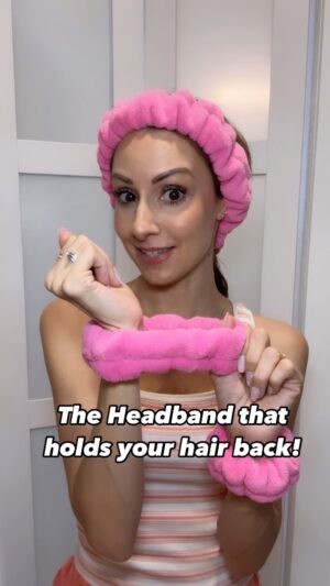 Michelle West Instagram - When Queen Charli gives it the stamp of approval, you’re missing out if you don’t have yours yet!!! 

The Headband That Holds Your Hair Back!!!! Practicality at its finest!! Crafted with skincare in mind, this puffy headband boasts a unique ponytail attachment, allowing you to effortlessly secure your hair with a bow on top or turn it around to use the chic ponytail attachment! No more fussing with your hair falling forward during face washing. And the wrist bands – the unsung heroes of your skincare routine. They wrap around your wrists, catching stray droplets and keeping your arms dry. Currently, it comes in pink, ivory, black, and hot pink and blue will be released soon!

Shop it via the link in my bio!!! Or copy and paste this link into your bio - https://amzn.to/3uIRRbo

#headband #puffyheadband #facewashheadband #beautyheadband #spaheadband #wristtowels #viralproducts
