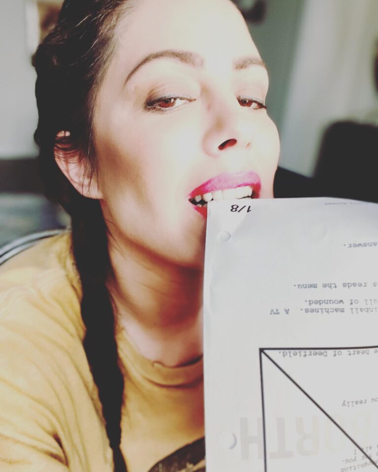 Michelle Borth Instagram - What working from home now really looks like!!!! It sucks okay. You try to motivate when you have two dogs staring at you for hours, Netflix a heartbeat away, and just the idea of having to put pants on is painful!!! #actorslife #stuckhomeworking #thenewnormal #adjustingtolife #keepontruckin