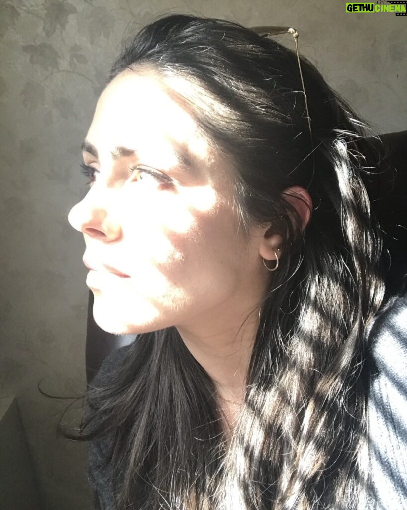 Michelle Borth Instagram - “All the variety, all the charm, all the beauty of life is made up of light and shadow” -Tolstoy #light #shadows #love #peace #balance #findyourlight #shinebright