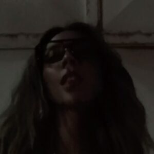 Michelle González Instagram - Dump de figurona, el postureo, esos mensajes que te cambian el mes, megamix de algo pasajero y un pequeño recordatorio de que tus logros son enormes y merecen ser vistos, valorados y celebrados por nadie más que por ti ⋆｡‧°ʚ🍒ɞ°‧｡⋆