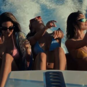 Michelle González Instagram - “Algo Pasajero” de @michelle_gzl ya se encuentra disponible en YouTube. Puedes leer la nota completa en Playlist Magazine.