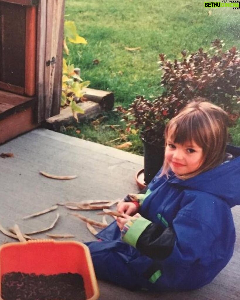 Michelle Mylett Instagram - small me sorting beans.