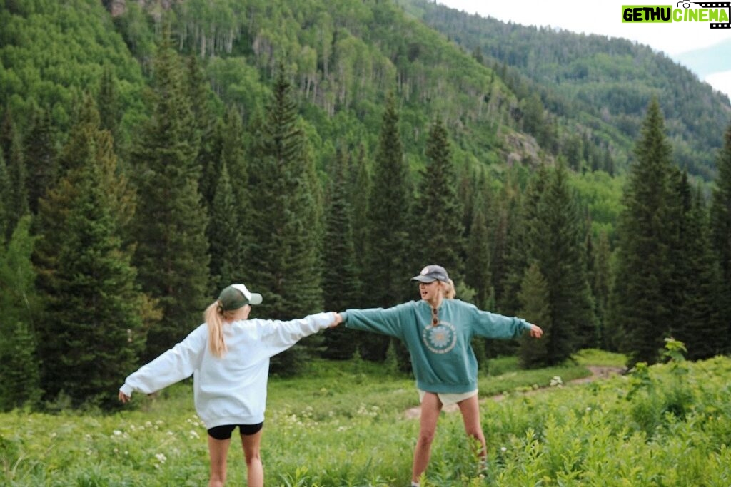 Michelle Randolph Instagram - the hills are alive! 🌲