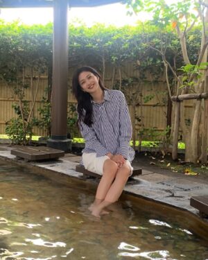 Michiko Tanaka Instagram - 本日18:00〜
BS12 NEXTTRIP 由布院・別府の旅に出演してます🥳

初めて行ったけど、本当に本当に素敵な街でした😍
東京に帰ってからも皆んなに自慢するくらい！

別府の地獄温泉巡りは、本当に異世界探検みたいでワクワクしましたし、先週の由布院の、移住したいくらい心地よい街でした😍
宿泊した、界　由布院、界　別府さんそれぞれ違った魅力の詰まったお宿では最高のお料理も😋❤️
ぜひ由布院に行く時は、我が後輩のお店ギャラリーSORAさんにも立ち寄ってみてくださいね🥰