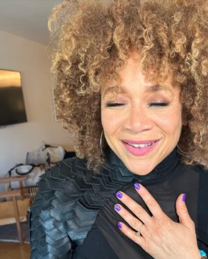 Michole Briana White Instagram - My heart is bursting with love and giggles everytime I watch this interview clip. 🥰 🤭😜So much fun. Thanks again for having us @cocoabutter @davinchi @lilmeechbmf @bmfstarz @starz 
Mk up by @meccadickerson ♥️😍♥️ #love #family #bmf #cocobutter