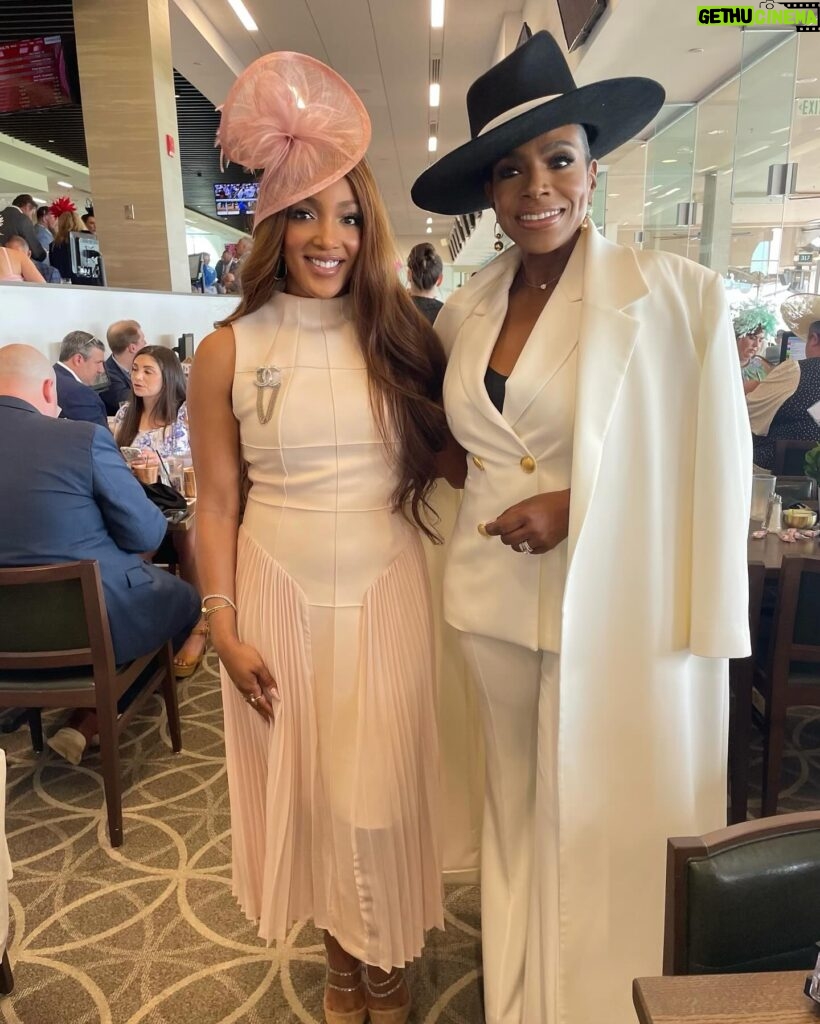 Mickey Guyton Instagram - We Kentucky Derby’d 🐎 👗: @sierraxdarien