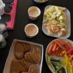 Miisa Rotola-Pukkila Instagram - Marraskuu…🧸🤎 Joka vuosi mietityttää, että kuinka kovaa marraskuun pimeys iskee luihin, ytimiin ja mieleen.🌪️ Tällä kertaa ei iskenytkään. Sain voimaa maailman ihanimmasta työprokkiksesta ja ihanimmista työkamuista. Sain pidettyä hyvän balanssin työn ja levon välillä, ja vapaapäiviä ei tarvinnutkaan vaan maata sohvalla ylikuormittuneena. Hyvä marraskuu.👏🏼 Hyvä minä.👏🏼 Ehkä tää tästä.👏🏼