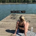 Miisa Rotola-Pukkila Instagram – mainos @bonaquasuomi 💚

30 PÄIVÄN UINTI-STREAK🏊‍♀️✨🌊😮‍💨

Aloitin elokuun alussa haasteen käydä mahdollisimman monta päivää putkeen uimassa.🏊‍♀️🌊✨🩱 Rakastan tämmösiä pieniä haasteita, joissa pääsee ylittämään itseään ja elämään täysillä. Ne tuo arkeen sopivasti jännitystä.

Kävin uimassa niin rankkasateessa, upeassa aamuauringossa, sumussa kuin tuulen tuiverruksessakkin. Päivästä ja viikosta toiseen. Tää haaste oli aivan mahtava arjen piristys. Oli päivä millainen tahansa, ainakin uimaan meno oli varmaa. Tämmöstä lisää!

#EläTäysilläNautiBonaqua #EläTäysillä