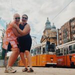 Miisa Rotola-Pukkila Instagram - Ei keksitty toisillemme 30-vuotislahjoja, joten lähdettiin yhdessä bestisreissulle Budapestiin🫶🏼☀️🧳