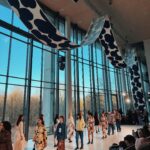 Miisa Rotola-Pukkila Instagram - Meidän muotiviikko huipentui @marimekko FW24 -näytökseen upeassa Tanskan kansallisgalleriassa. Tunnelma oli ihan mieletön ja mallisto sai raikuvat hurrausaplodit lopuksi.🧡 asukuva: @jereviinikainen 🫶🏼