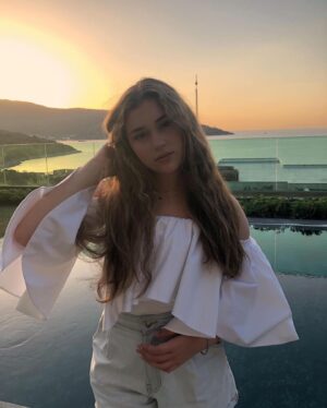 Mikella Abramova Instagram - missing summer already🥲