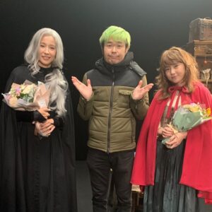 Miki Mizuno Instagram - ⠀
明日7/29よる11時からWOWOW
『異世界居酒屋「のぶ」season2〜魔女と大司教編〜』
最終回の放送です。
品川ヒロシ監督と、イングリドの弟子・カミラ役の三原羽衣さんと📸
⠀
ぜひご覧ください！
⠀
#WOWOW 
#異世界居酒屋のぶ
#品川ヒロシ 監督
#三原羽衣 さん
#水野美紀 
⠀
【by staff】