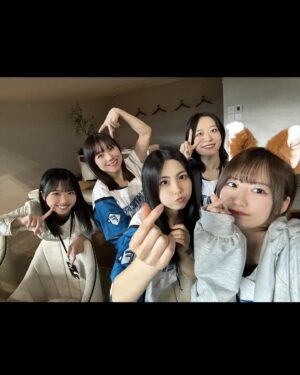 Miki Nonaka Instagram - 北海道日本ハムファイターズ「LIVE DAYS！〜心躍る大交流戦」@エスコンフィールドHOKKAIDO 幸せな時間をありがとうございました🦊🩵
.
#牧野真莉愛 ちゃんのファーストピッチかっこよかったです☺️✨
#小田さくら さん
#山﨑愛生 ちゃん
#櫻井梨央 ちゃん
#弓桁朱琴 ちゃん
#北海道日本ハムファイターズ
#エスコンフィールドHOKKAIDO 
#helloproject#morningmusume24#モーニング娘#モーニング娘24#野中美希#ちぇる
