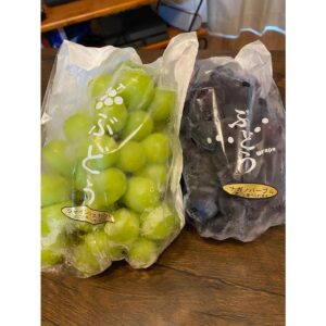 Miki Yanagi Instagram - 私が広報大使を務めさせて頂いている愛知県「大府市」からぶどうをいただきました🍇

大府市は県内でぶどうの農業産出額が１位なんです😳❤️

全部がすごく大きくてみずみずしくて甘くて本当に美味しすぎた！！！
パフェにしたりして食べたいなぁって思いつつ全部そのまま食べました。笑

市内には33ヶ所の直売所があるみたいです！
お近くに寄った際は是非足を運んでみてください🍇
もちろんネット販売もあります！！
お土産にも絶対喜ばれると思いますよっ

9月中旬までが旬みたいなので、是非とも食べてみてください🥰
食べてほしい🥰

#大府市 #pr