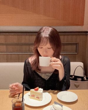 Miki Kawanishi Instagram - 🪡👗

今年のSNIDELもかわいすぎた(⸝⸝ ◜~◝⸝⸝)

#カフェ #展示会 #SNIDEL #snidelhome