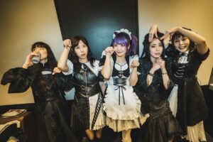 Miku Kobato Instagram - 🕊🌏🇯🇵
2024.2.22 
BAND-MAID 10TH ANNIV. TOUR 番外編
thanks photo by @pickles_0808

時間が過ぎるのは早いもので
もう先月のことですっぽ。
2024年初お給仕
ありがとうございましたっぽ🕊
横アリの番外編でしたが、
皆様ご満足いただけましたでしょうかっぽ？？
なかなかレアな曲が
詰まっていたと思いますっぽ！
写真も素敵っぽ。🕊
次回のお給仕は
3月20日
アコースティックお給仕。
こちらもお楽しみにっぽ〜！！

#bandmaid #2024 
#にゃんにゃんにゃんの日🐱 
#お給仕