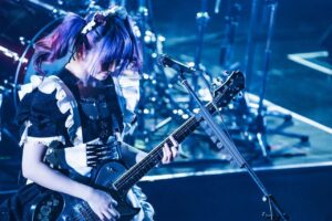 Miku Kobato Instagram - 🕊🌏🇯🇵
2024.2.22 
BAND-MAID 10TH ANNIV. TOUR 番外編
thanks photo by @pickles_0808

時間が過ぎるのは早いもので
もう先月のことですっぽ。
2024年初お給仕
ありがとうございましたっぽ🕊
横アリの番外編でしたが、
皆様ご満足いただけましたでしょうかっぽ？？
なかなかレアな曲が
詰まっていたと思いますっぽ！
写真も素敵っぽ。🕊
次回のお給仕は
3月20日
アコースティックお給仕。
こちらもお楽しみにっぽ〜！！

#bandmaid #2024 
#にゃんにゃんにゃんの日🐱 
#お給仕