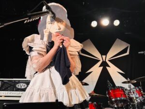 Miku Kobato Instagram - 🕊🌏🇯🇵
思い出達。
10th Anniversary Tour 2023
後半のお写真をお届けっぽ。part2

2023.9.30  TAKAMATSU  MONSTER 1-3枚目
2023.10.1 MATSUYAMA  SALONKITTY 4-5枚目
2023.10.7 AKITA Club SWINDLE 6-7枚目
2023.10.9 SENDAI GIGS 8-10枚目

#高松 #松山 #秋田 #仙台
#bandmaid #思い出 #2023 #ツアー #10thanniversary

今日はクリスマスっぽね。
メリークリスマスっぽ🎄