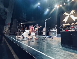 Miku Kobato Instagram - 🌏🕊🇯🇵

タイトル
『皆の声で生き返る小鳩。』

#bandmaid #おまじないtime #10th #anniversary #思い出 #萌え萌えキュンキュン #moemoe #kyunkyun