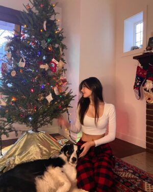 Miku Martineau Instagram - Merry Christmas! 🥰