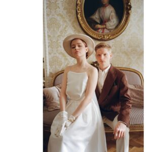 Mila Ershova Instagram - а вот и проявилась первая часть фотографий со дня росписи в Петербурге.

прошло уже две недели, а до сих пор слова «муж» и «жена» вызывают лёгкую улыбку и трепет. мы как школьники переглядываемся и смущенно улыбаемся, хотя по-сути ничего не поменялось ведь (да?). между нами те же теплые отношения, то же доверие, любовь. 

а пленочные фотографии, безусловно, атмосферно передают дух наших образов, дух того времени. а еще, конечно же, стопроцентным попаданием в стиль утренней фотосессии являлся исторический номер в Европе! когда мы увидели на фотографиях исторические люксы, то сразу поняли, что поиск наш останавливается.. ведь как говорится: полюбить так королеву, проиграть так миллион, выбрать отель в Петербурге, так @grandhoteleurope 
красота, стиль, достоинство сопровождали нас два дня, проведенные там.
спасибо большое @grandhoteleurope , что разделили с вами эти важные дни 🩶

ph 📸 @tatyanatrus