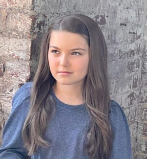 Mila Harris Instagram - "Wonder is the beginning of wisdom" #socrates 🤔 Have a Wonderful Week! 🌈 #motivation #monday #wonder #full #curiosity #fuel #imagination #wisdom #understanding #knowledge #power #think #actor #life #love #wonderful