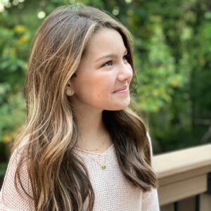 Mila Harris Instagram - "The most beautiful thing you can wear is confidence"- @blakelively 💗Thank you @hairandstylesalon for the boost! #confidence #beauty #style #hair #love #highlights #girlpower #feel #good